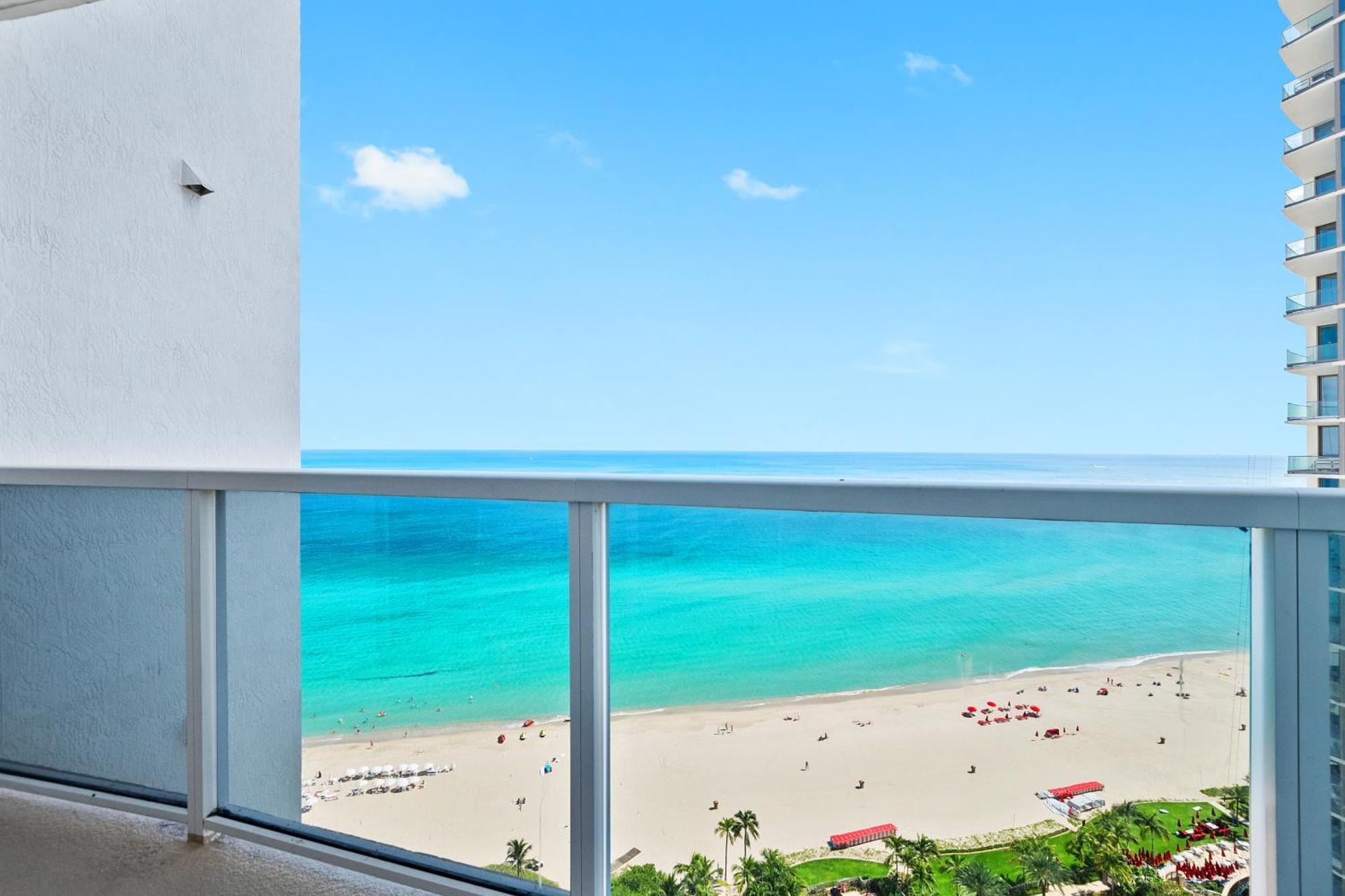 Trump International Deluxe 2 Queen Bed Ocean Front Sunny Isles Beach Exterior photo